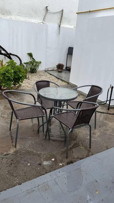Centrica A 20 M De La Playa Y Cochera Propia *